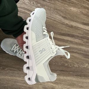 On Cloud, White and Grey, Size 11 Women’s